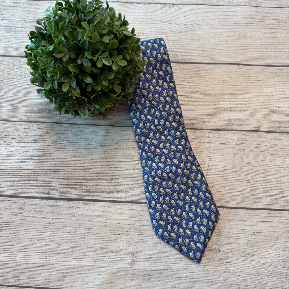 Vineyard Vines Navy Blue Silk Tie with Beer Mug Motif